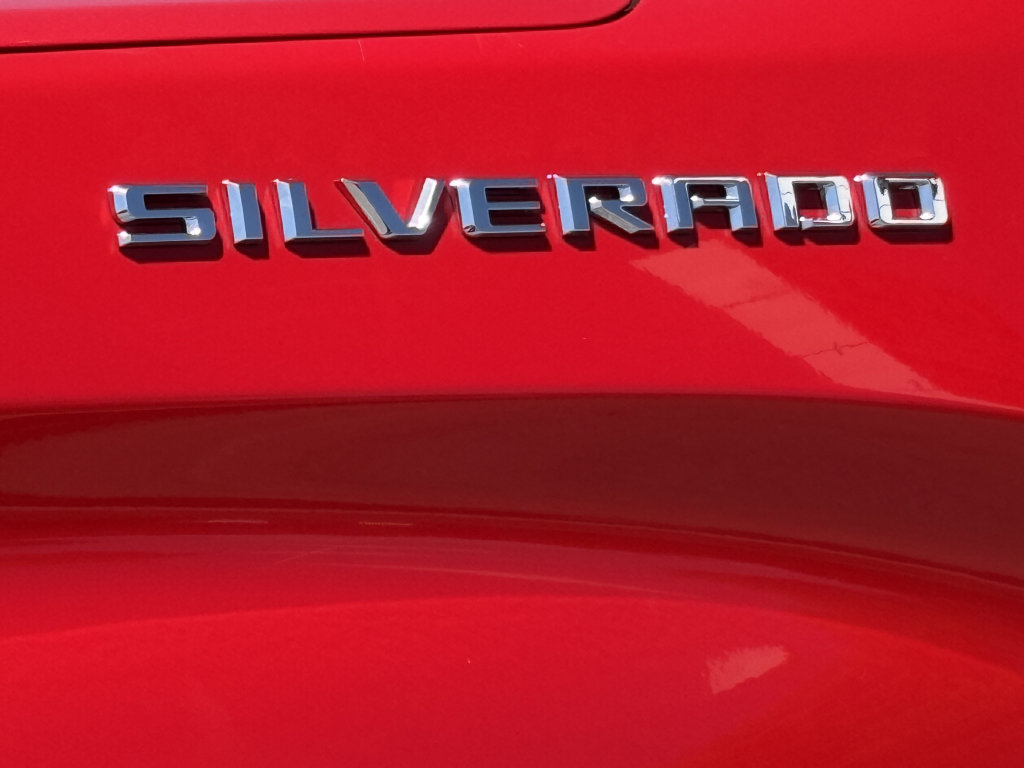 Used 2020 Chevrolet Silverado 1500 Custom w/ Custom Value Package RWD image 17