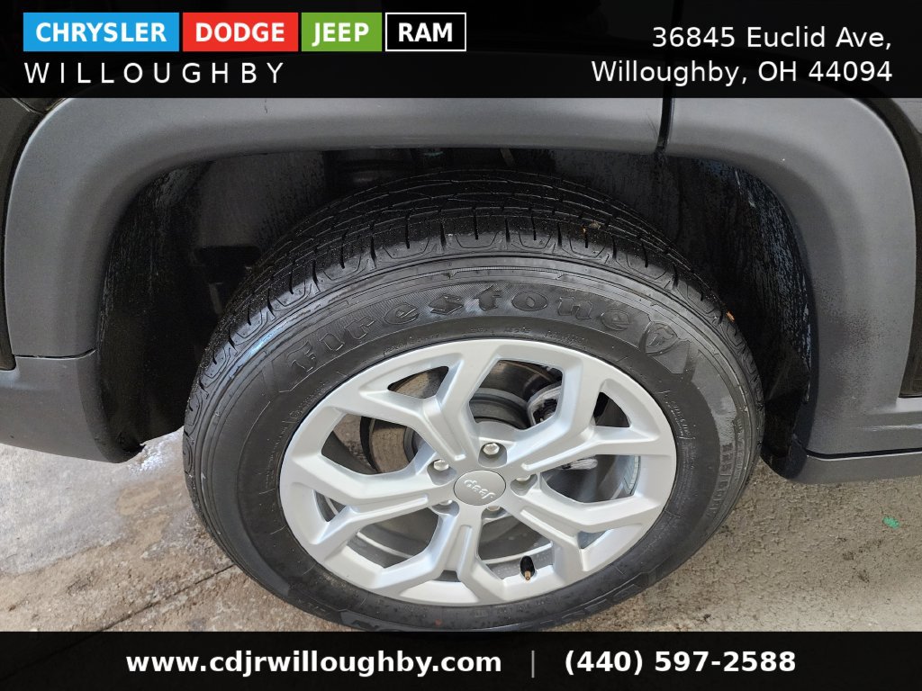 Used 2024 Jeep Compass Latitude AWD/4WD image 38