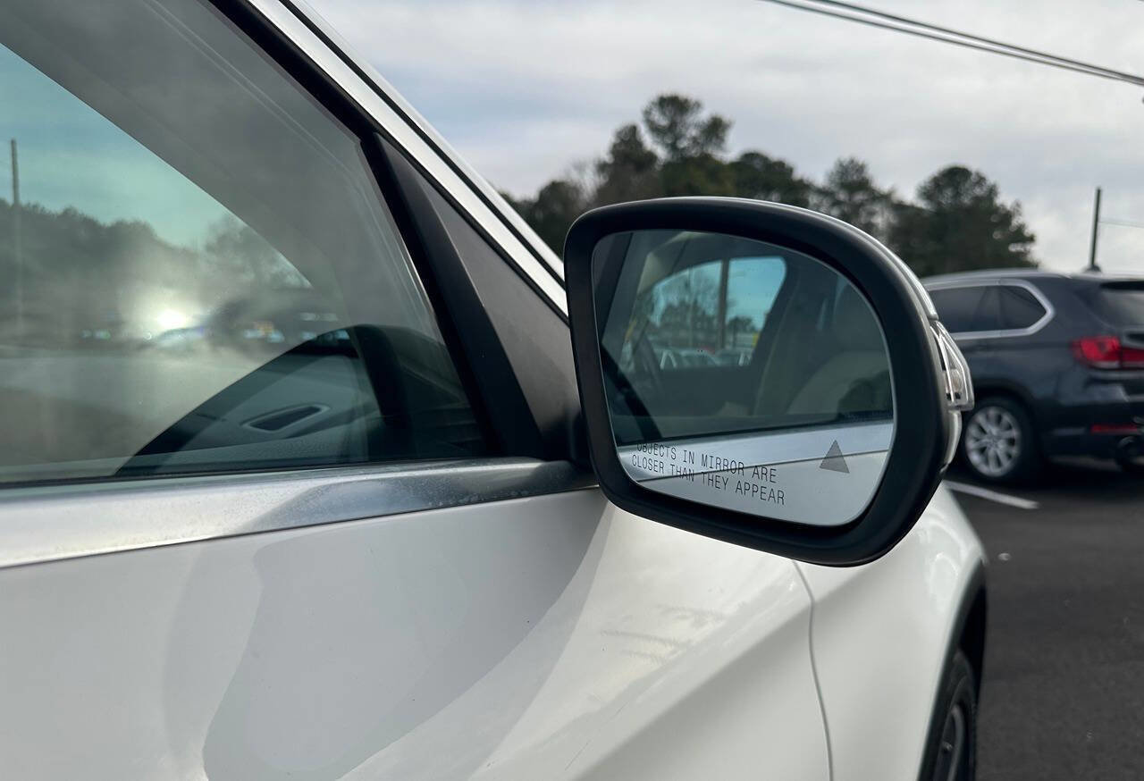 Used 2019 Mercedes-Benz GLC 300 w/ Premium Package image 12