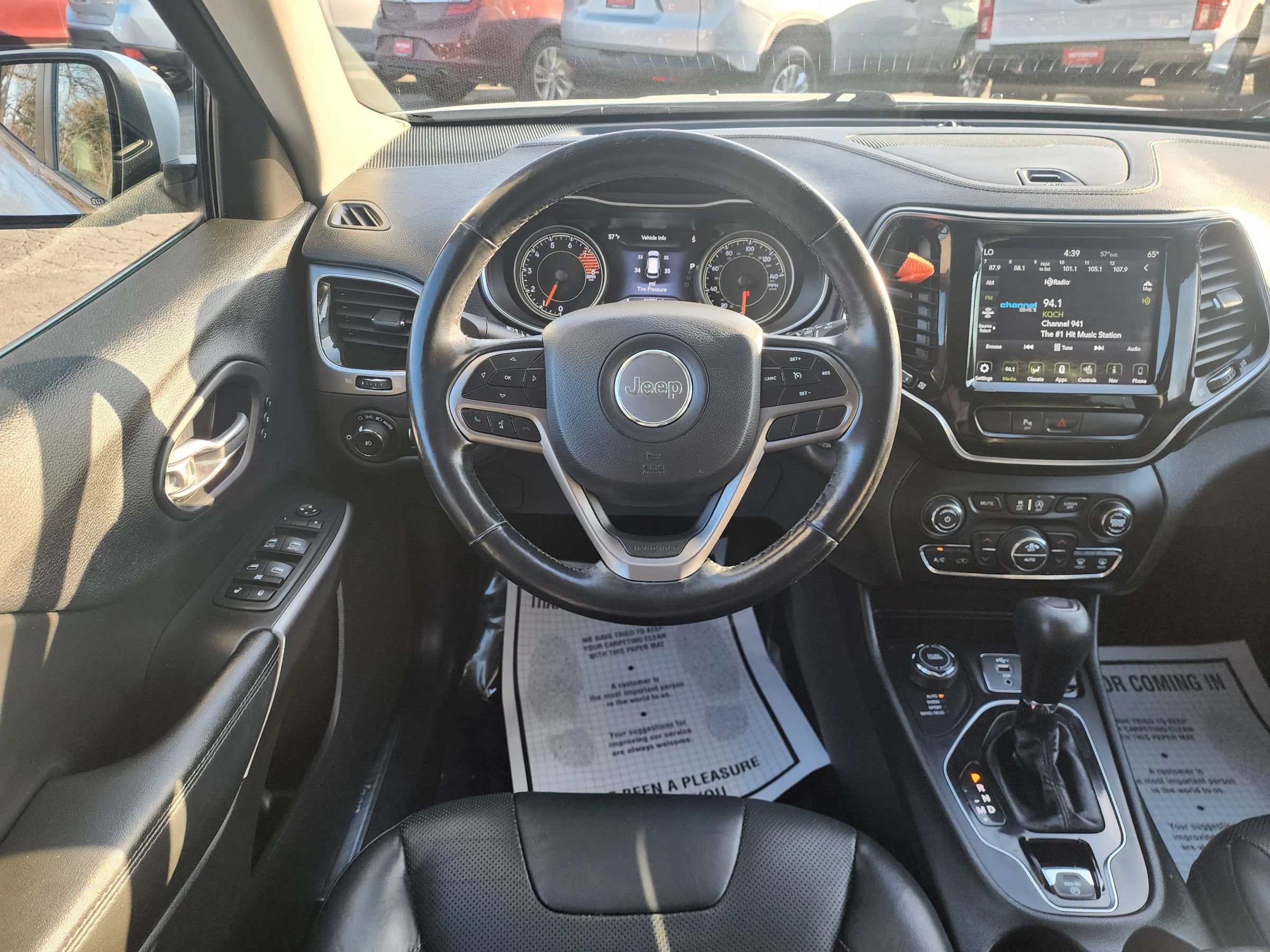 Used 2019 Jeep Cherokee Limited AWD/4WD image 10