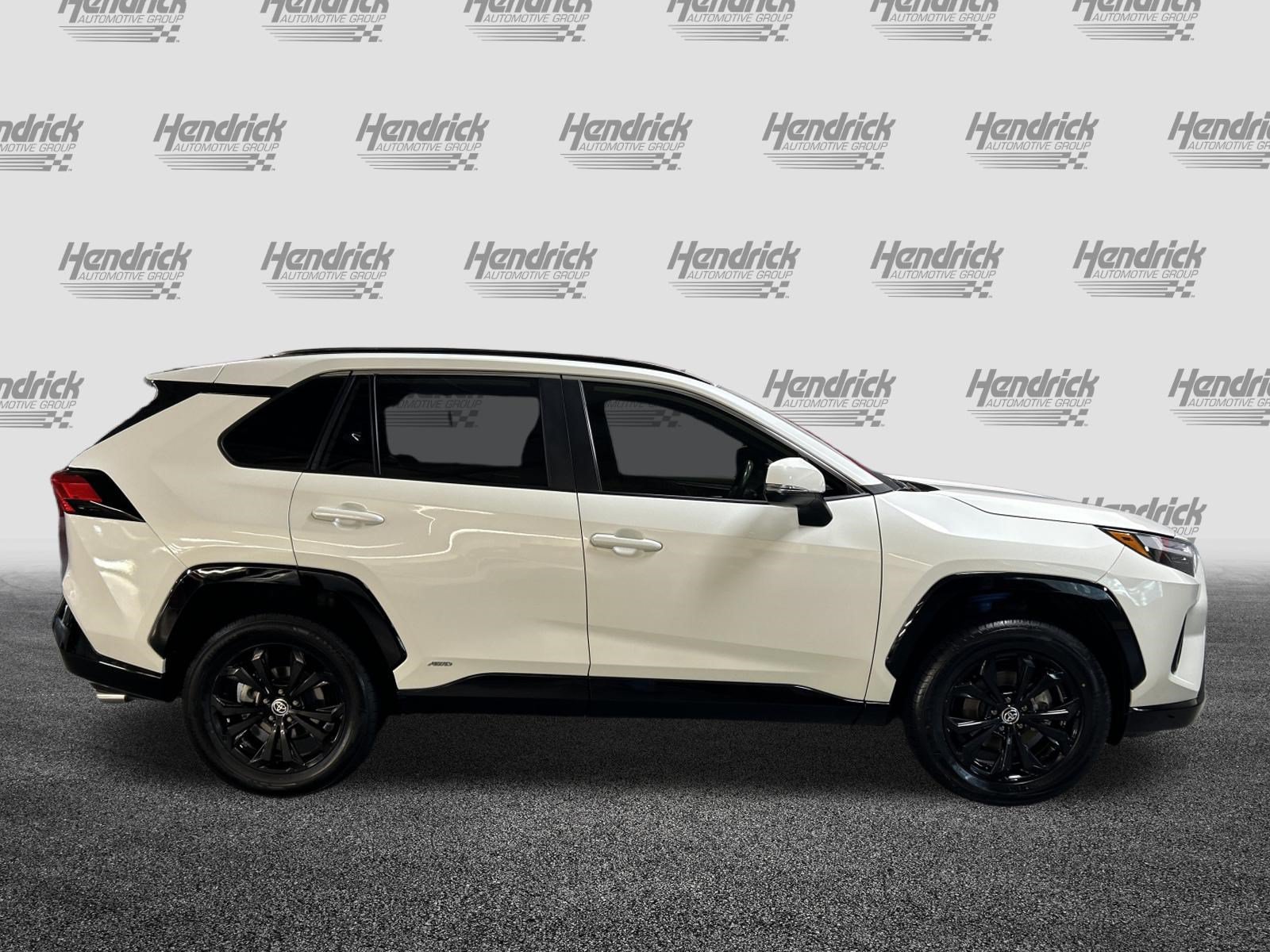 Used 2022 Toyota RAV4 SE AWD/4WD image 11