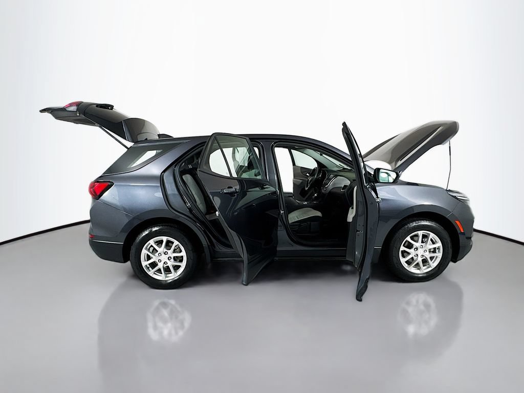 Used 2022 Chevrolet Equinox LS AWD/4WD image 24
