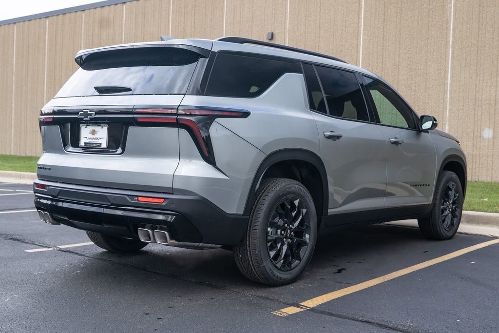 New 2026 Chevrolet Traverse LT w/ Midnight/Sport Edition image 7
