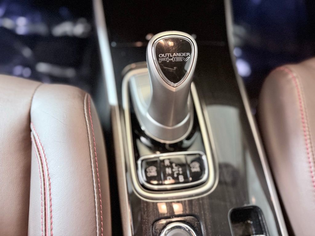 Used 2018 Mitsubishi Outlander SEL image 23
