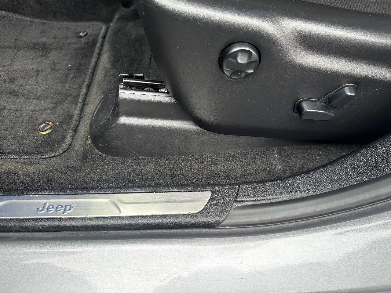 Used 2014 Jeep Grand Cherokee Limited image 4