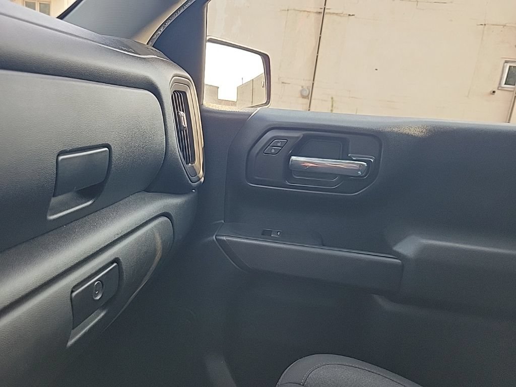 Used 2022 Chevrolet Silverado 1500 Custom AWD/4WD image 24