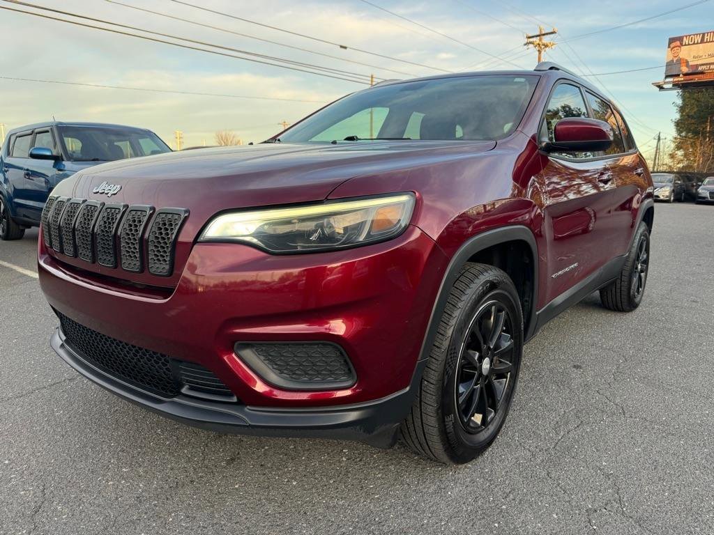 Used 2020 Jeep Cherokee Latitude w/ Cold Weather Group image 2