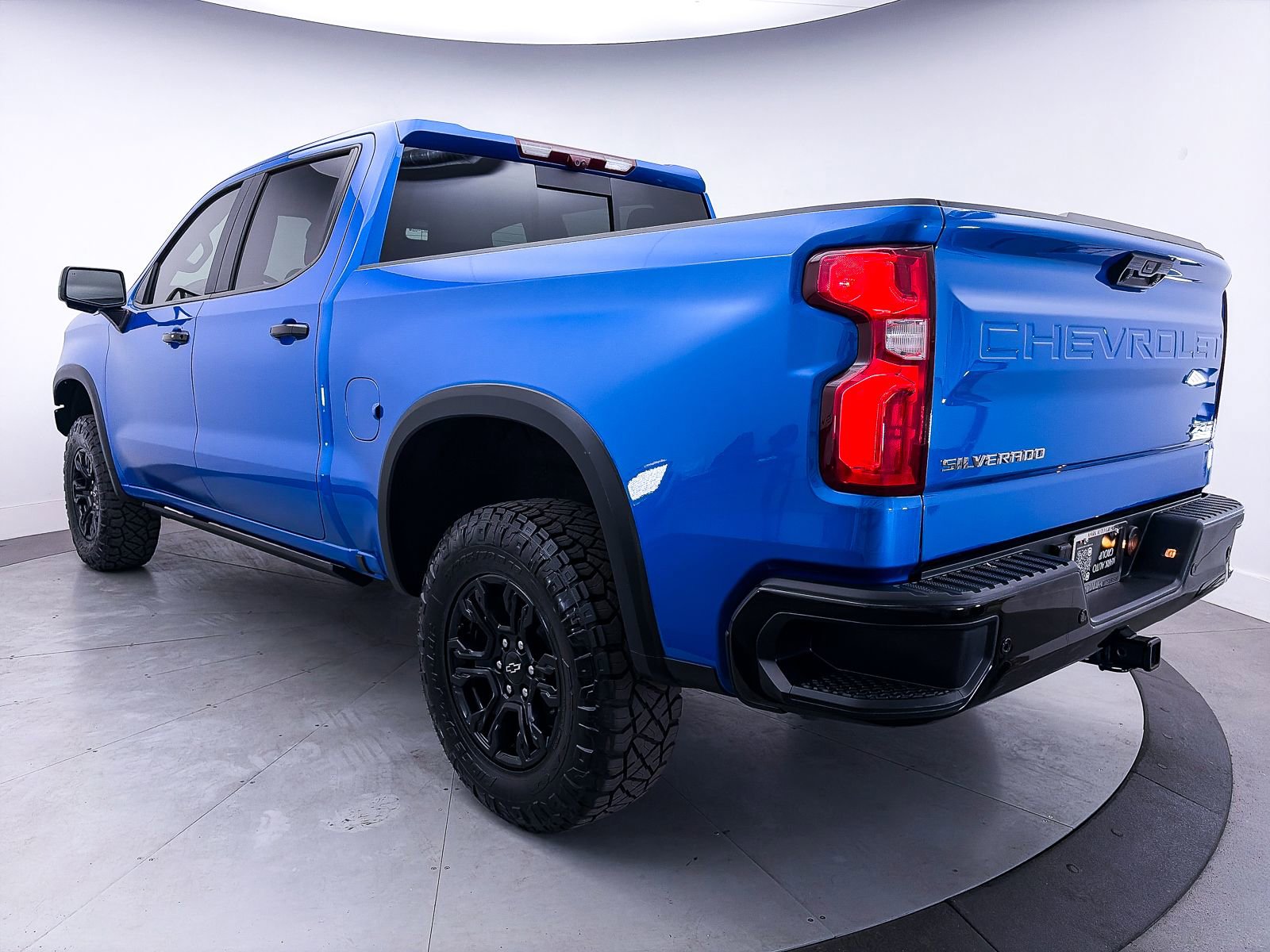 Used 2025 Chevrolet Silverado 1500 ZR2 w/ Technology Package image 18