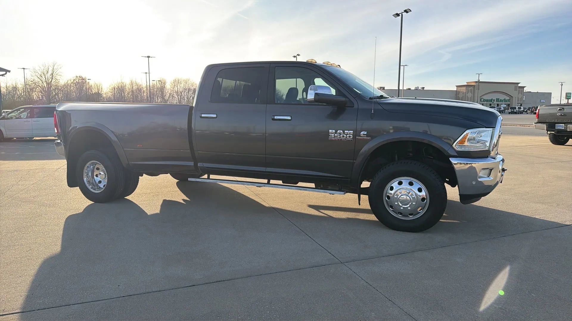 Used 2016 RAM 3500 Laramie image 28