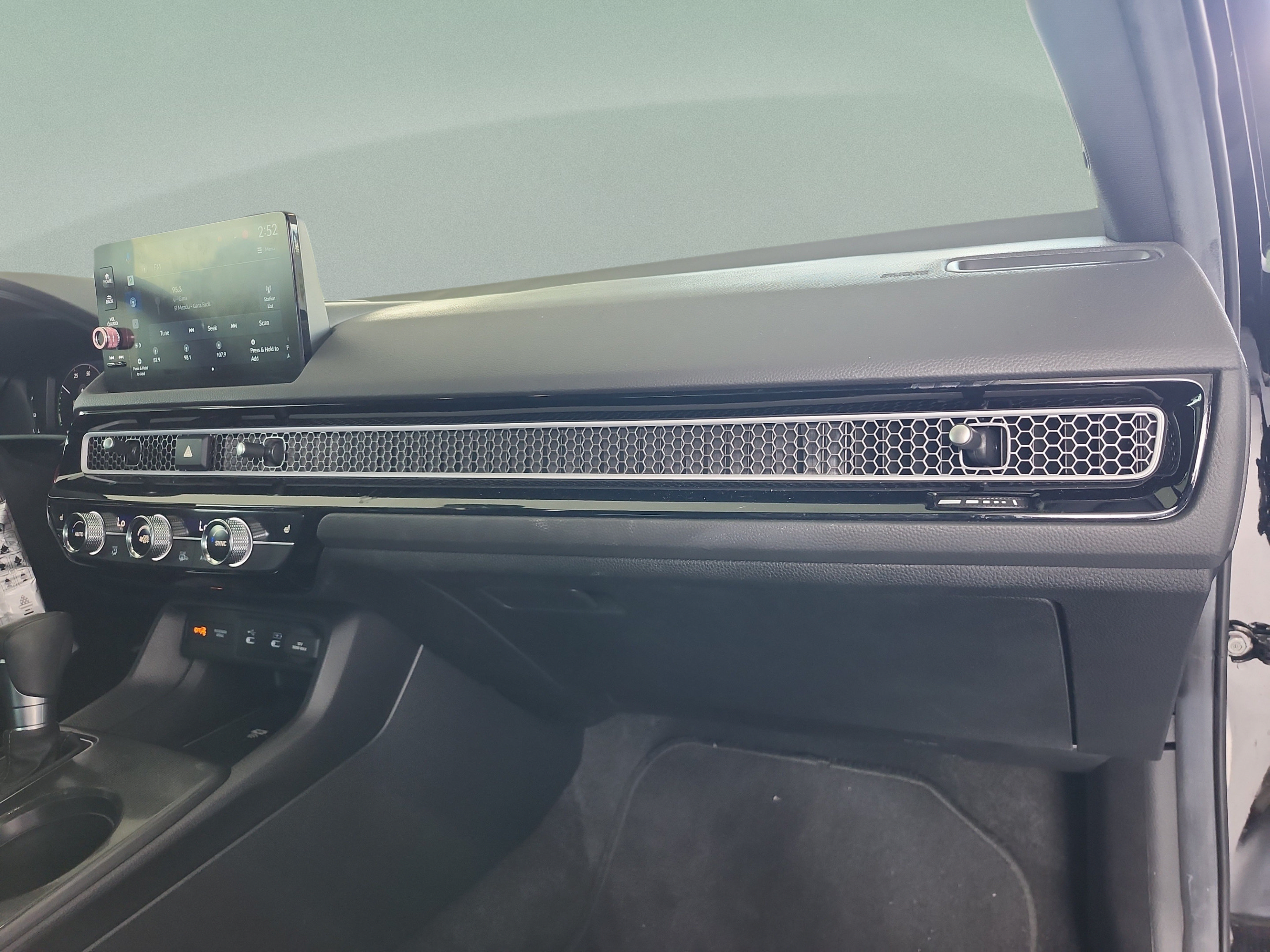 Used 2025 Honda Civic Sport Touring image 18
