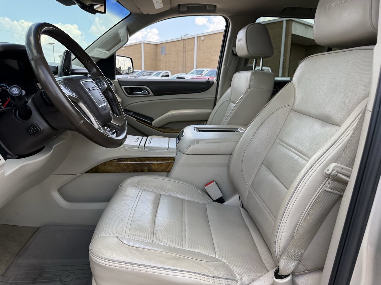 Used 2017 GMC Yukon Denali w/ Open Road Package AWD/4WD image 24
