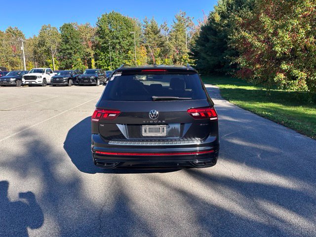 Used 2022 Volkswagen Tiguan SE R-Line AWD/4WD image 4
