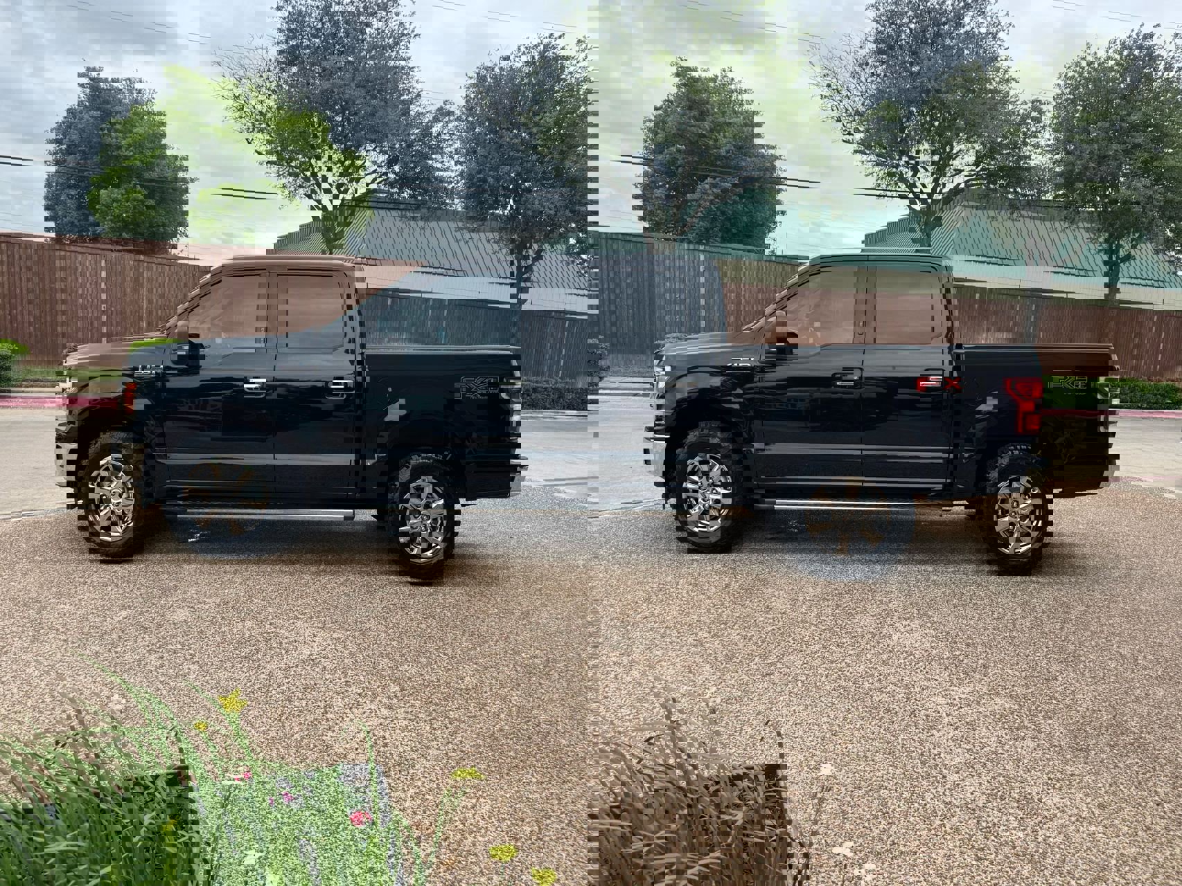 Used 2020 Ford F150 XLT w/ Equipment Group 302A Luxury AWD/4WD image 11