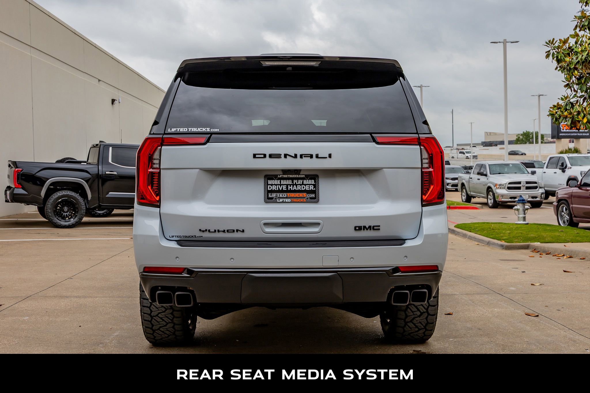 Used 2026 GMC Yukon XL Denali Ultimate AWD/4WD image 8