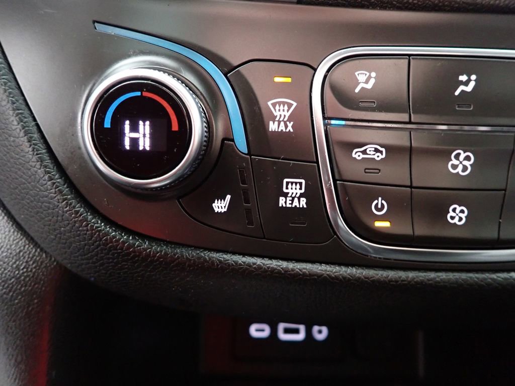 Used 2019 Chevrolet Equinox LT image 3