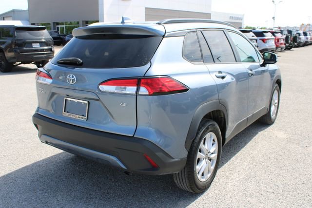 Used 2022 Toyota Corolla Cross LE FWD image 5