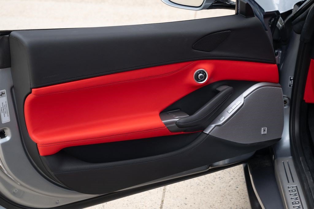Used 2022 Ferrari Portofino M RWD image 30