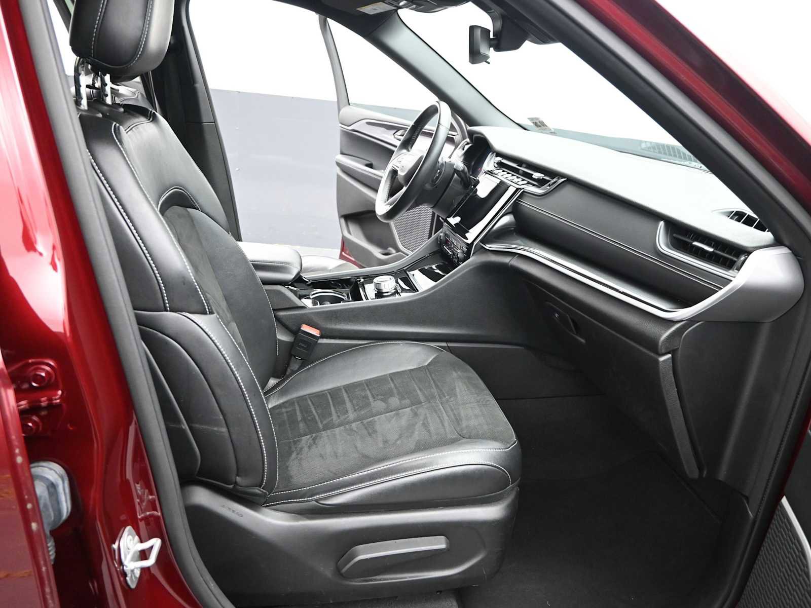 Used 2021 Jeep Grand Cherokee L Laredo image 20