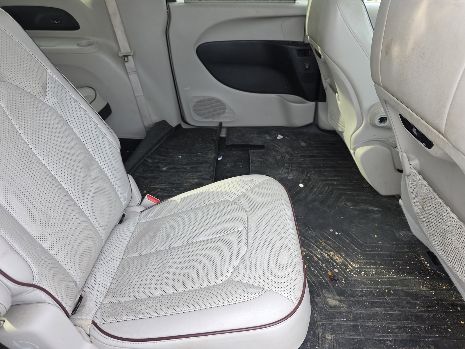 Used 2020 Chrysler Pacifica Limited image 28