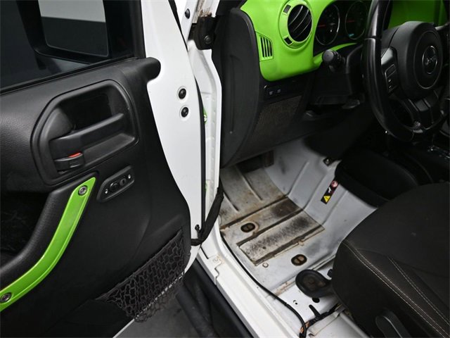 Used 2017 Jeep Wrangler Unlimited Rubicon image 14