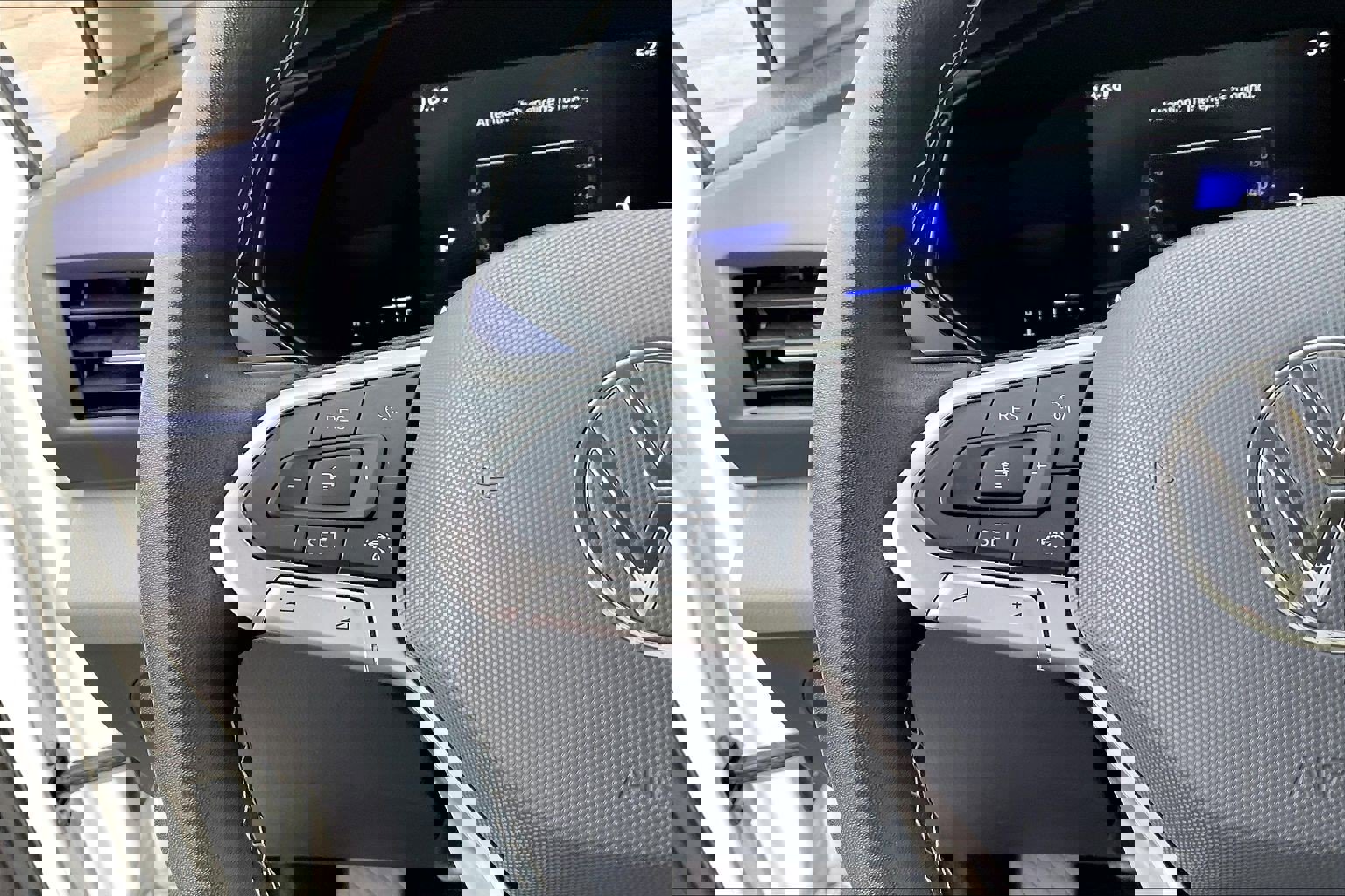 Certified 2022 Volkswagen Taos SE image 18