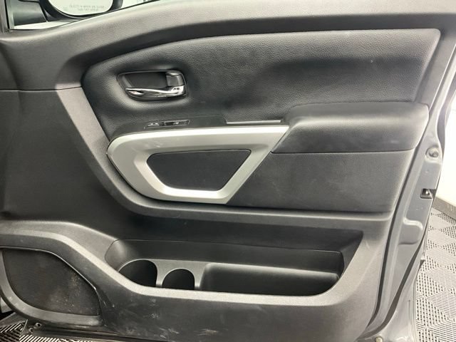 Used 2024 Nissan Titan SV AWD/4WD image 15