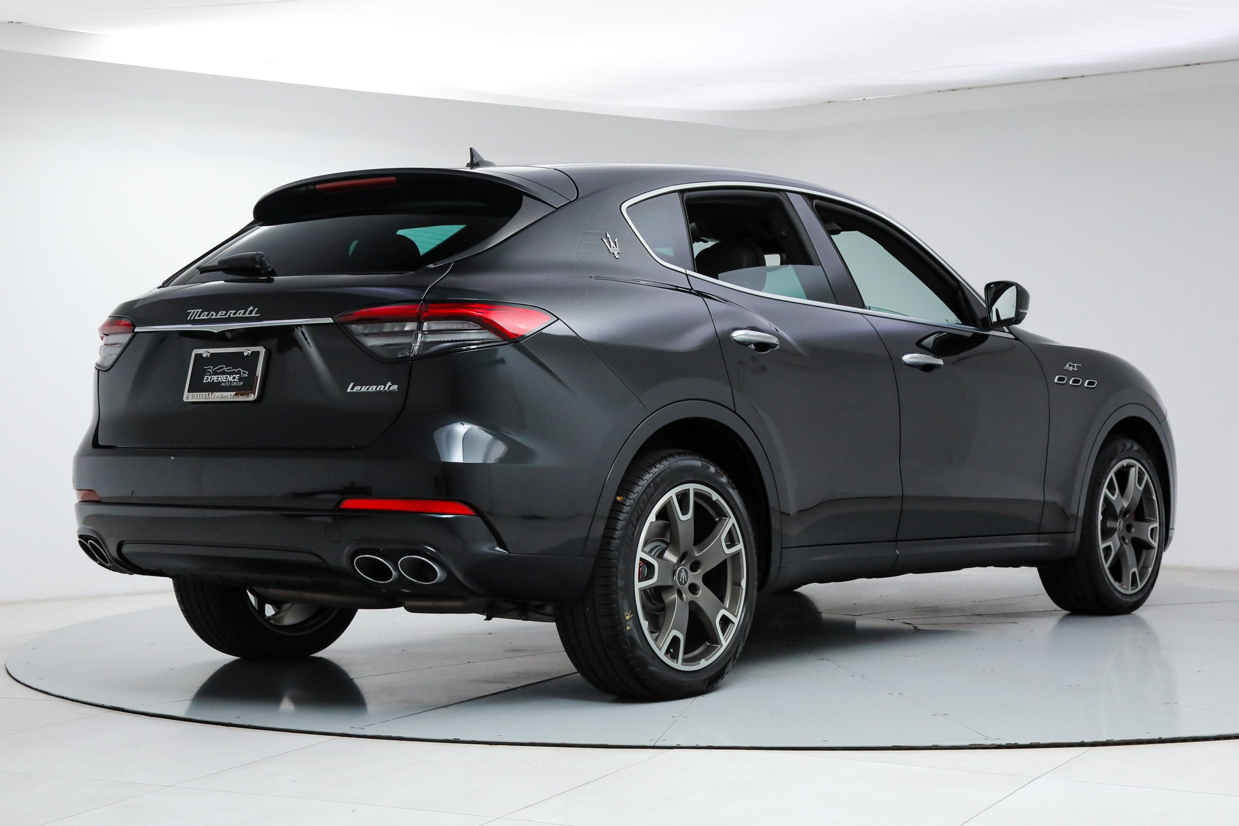 Certified 2023 Maserati Levante GT AWD/4WD image 5
