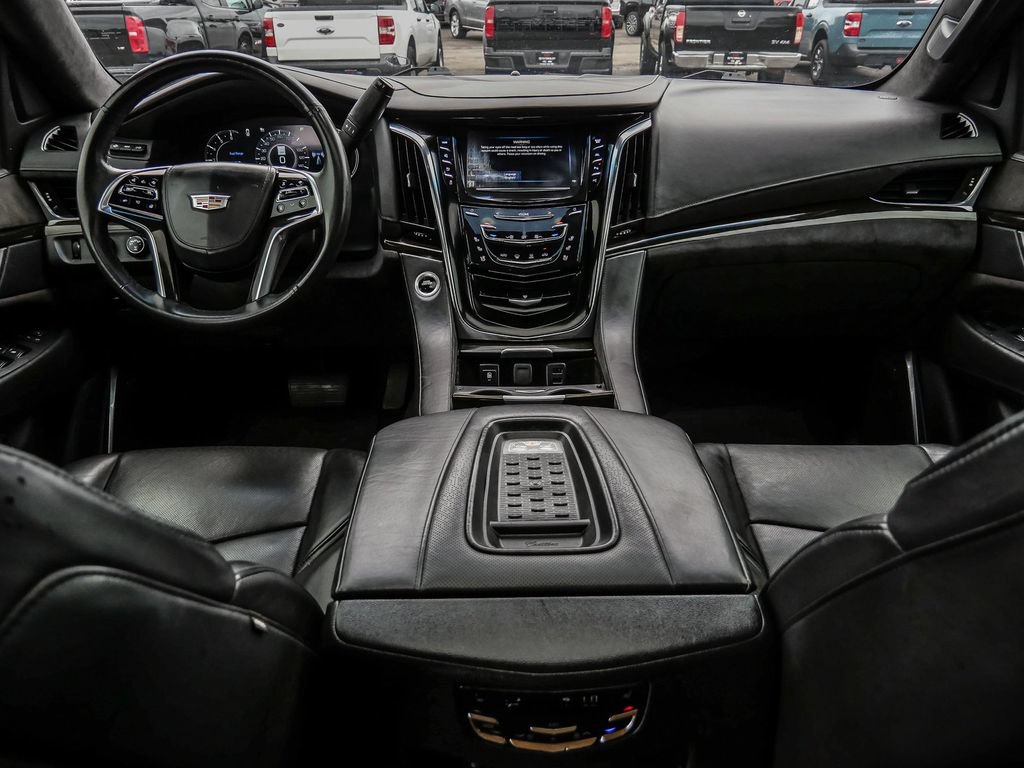 Used 2017 Cadillac Escalade Platinum AWD/4WD image 30