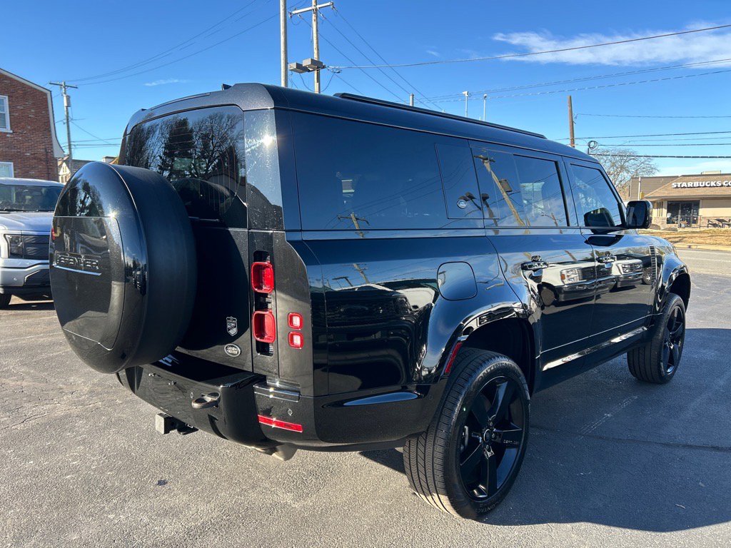 Used 2023 Land Rover Defender 130 X-Dynamic SE image 20