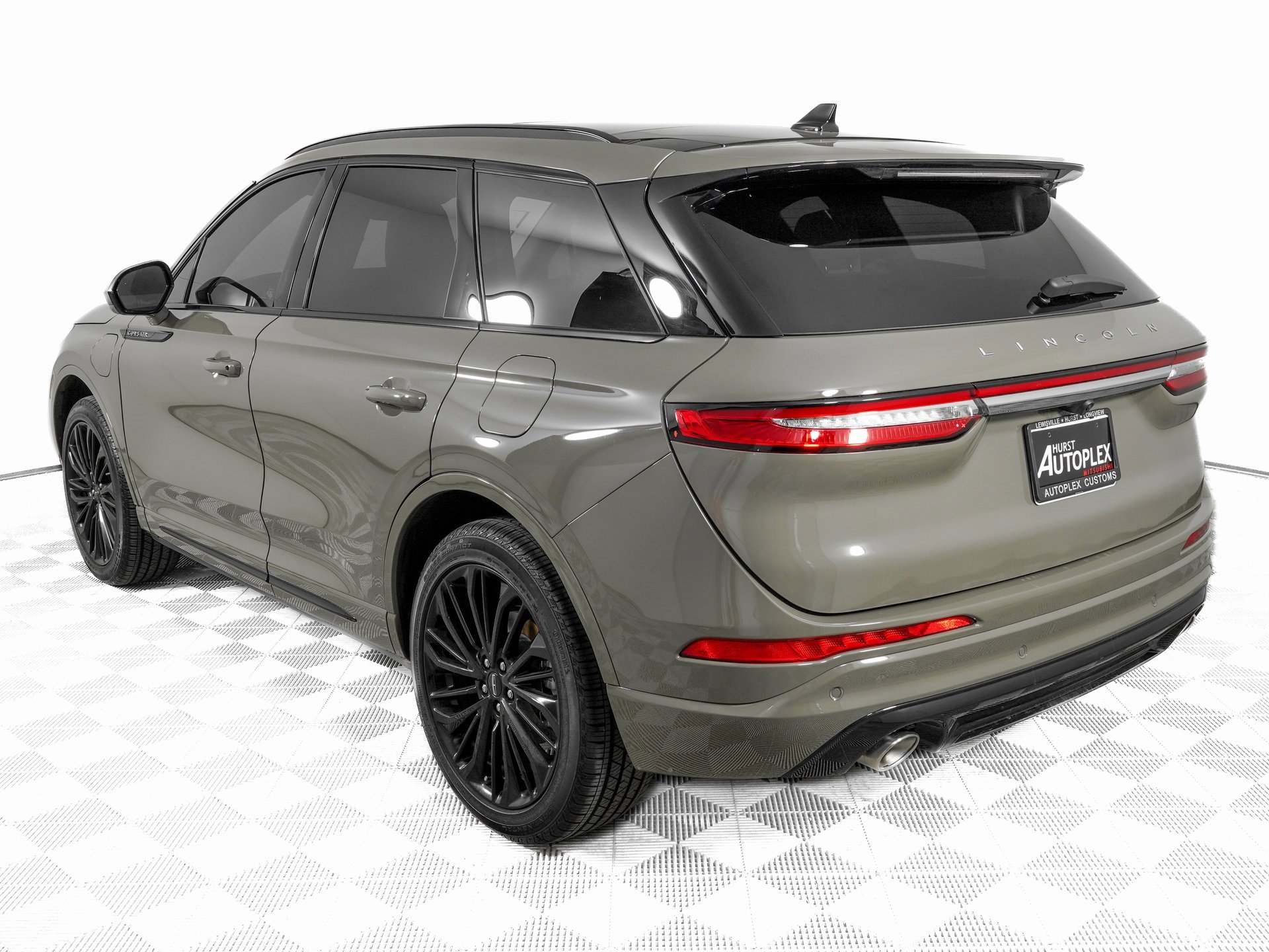 Used 2025 Lincoln Corsair Grand Touring w/ Jet Appearance Package image 7