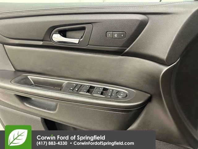 Used 2017 Chevrolet Traverse LT image 33