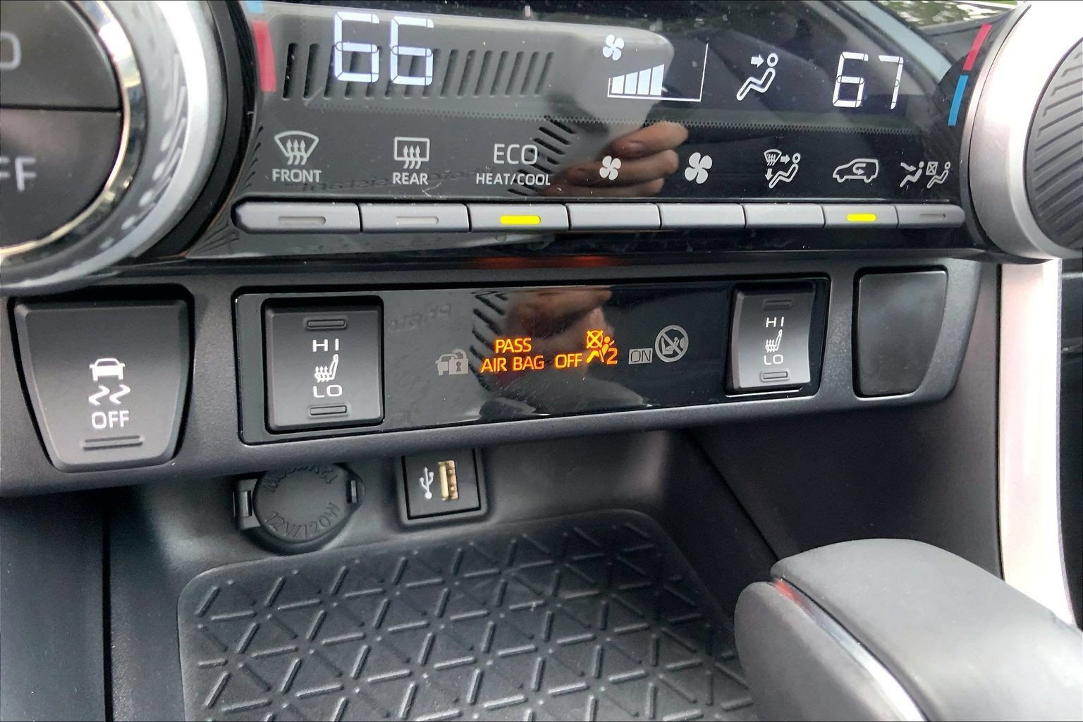 Used 2024 Toyota RAV4 XLE Premium w/ Weather Package AWD/4WD image 29