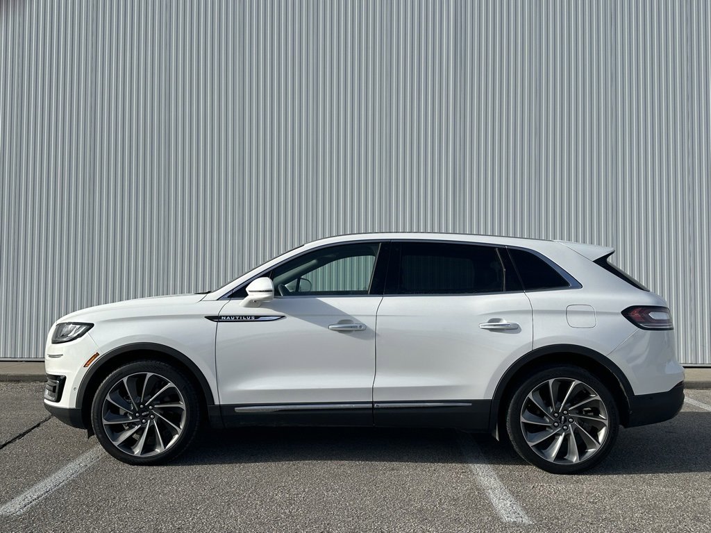 Used 2020 Lincoln Nautilus Reserve w/ Equipment Group 202A image 2