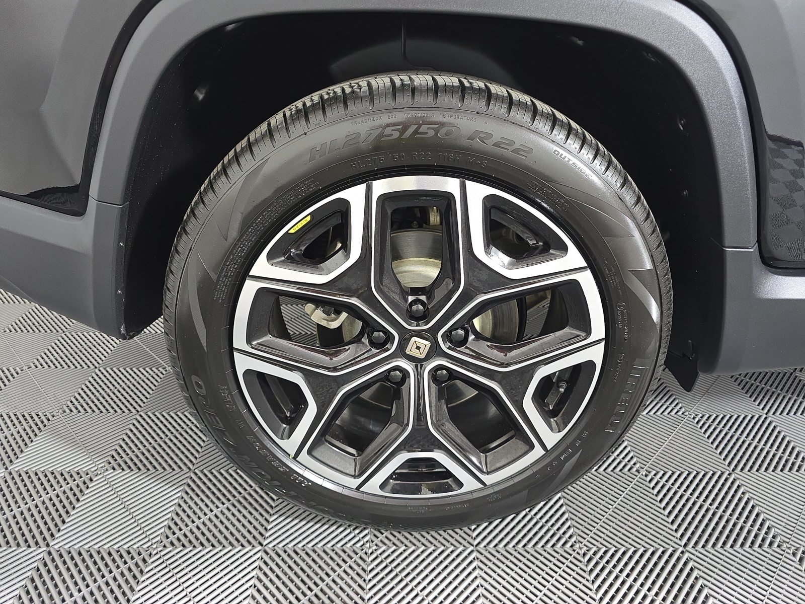 Used 2024 Rivian R1T Adventure Dual AWD/4WD image 12