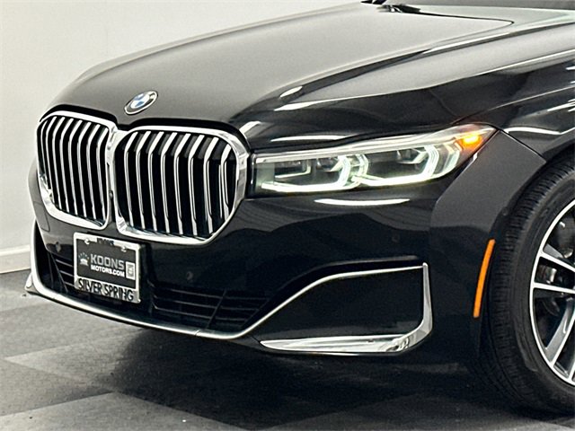 Used 2022 BMW 750i xDrive image 2