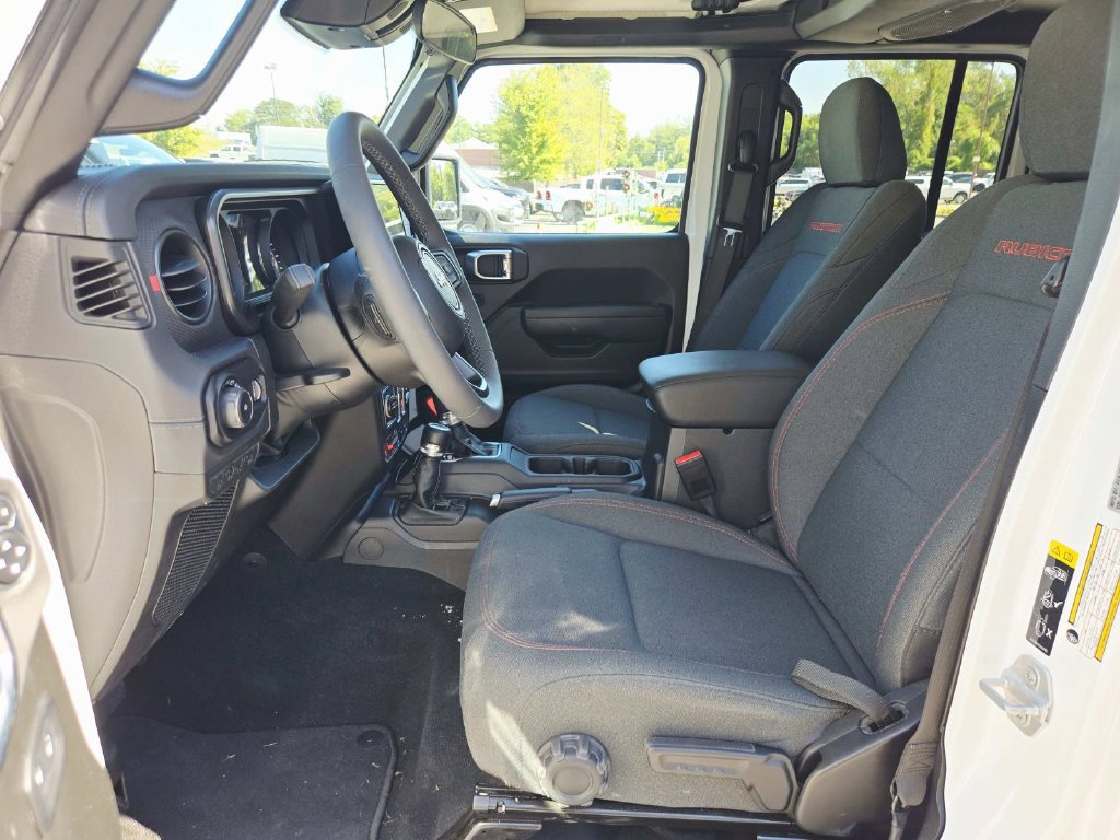 Certified 2026 Jeep Wrangler Unlimited Rubicon AWD/4WD image 11