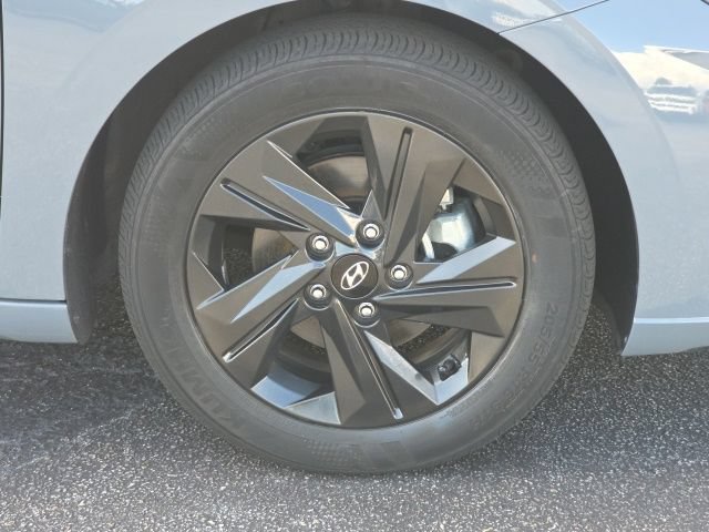 Certified 2023 Hyundai Elantra SEL Sport FWD image 22