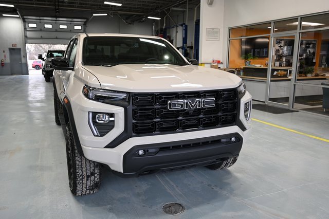 New 2026 GMC Canyon Elevation w/ Convenience Package image 3