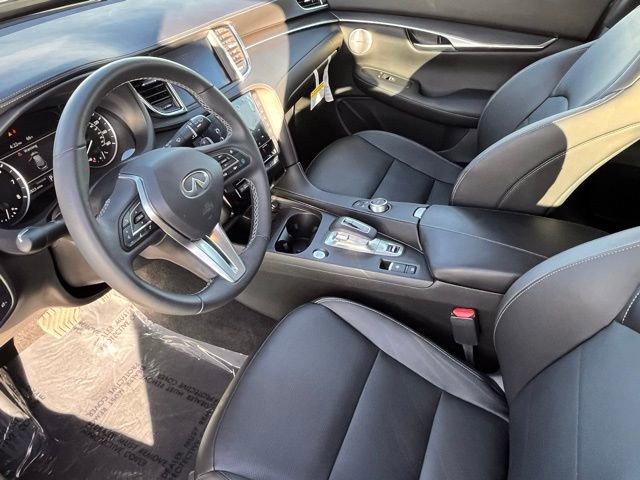 Certified 2025 INFINITI QX50 Luxe image 13