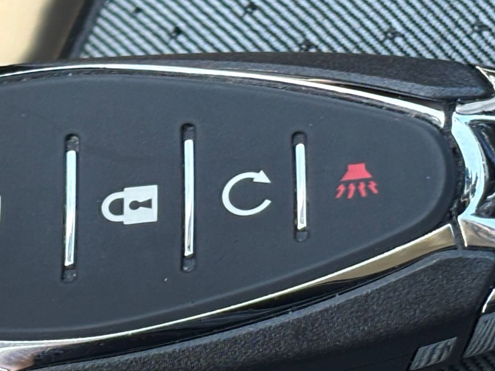 Used 2025 Chevrolet Trax LT w/ LT Convenience Package image 25