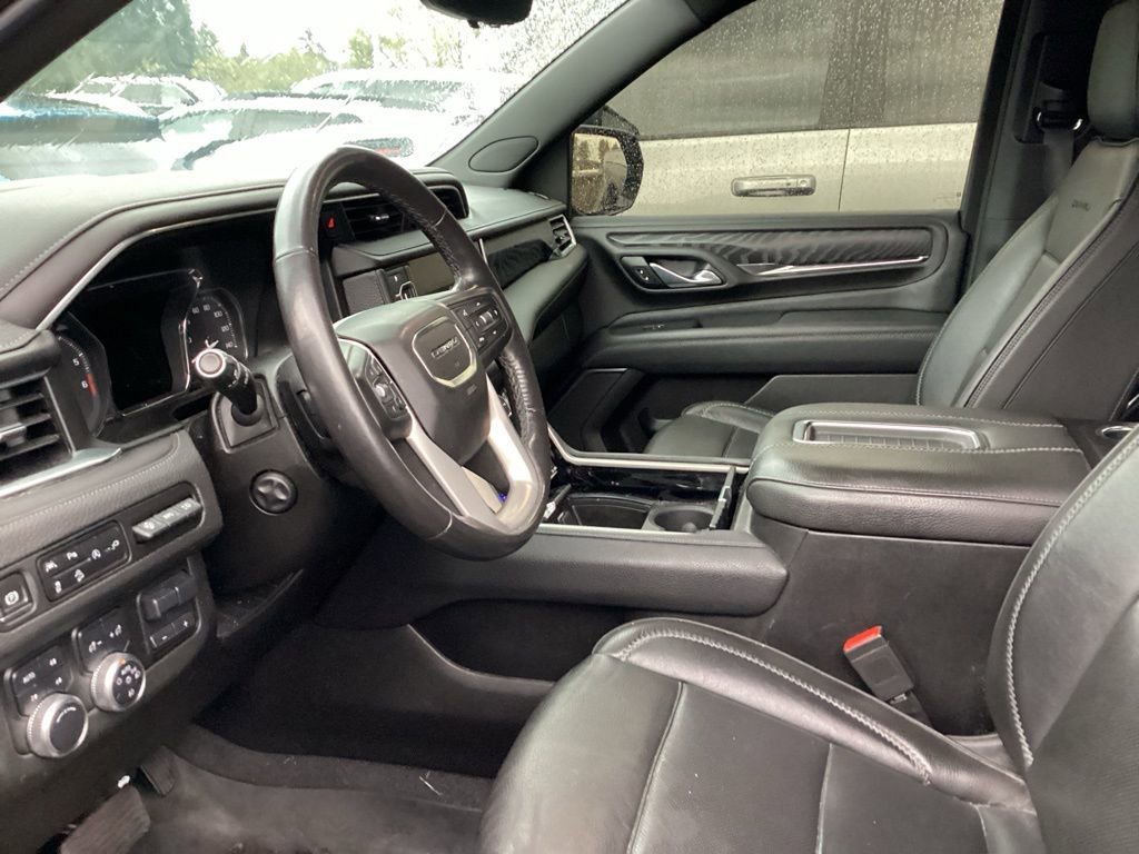 Used 2021 GMC Yukon Denali w/ Denali Premium Package image 13