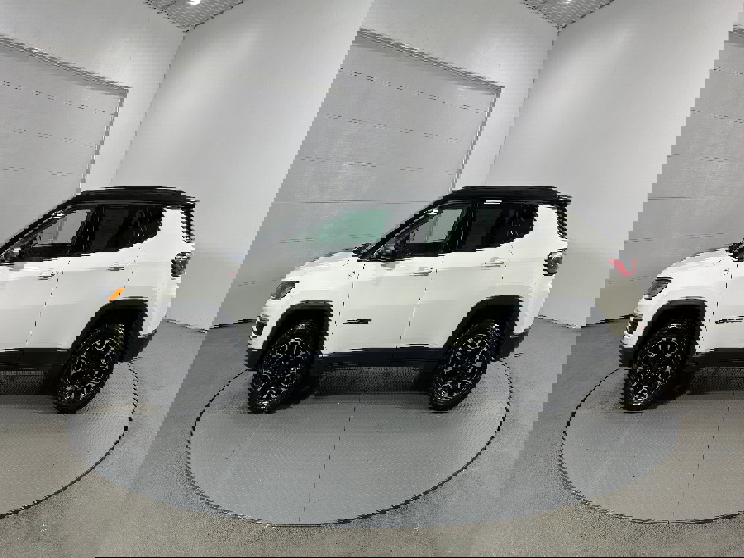 Used 2020 Jeep Compass Trailhawk image 20