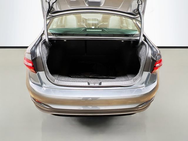 Used 2024 Volkswagen Jetta SE image 24