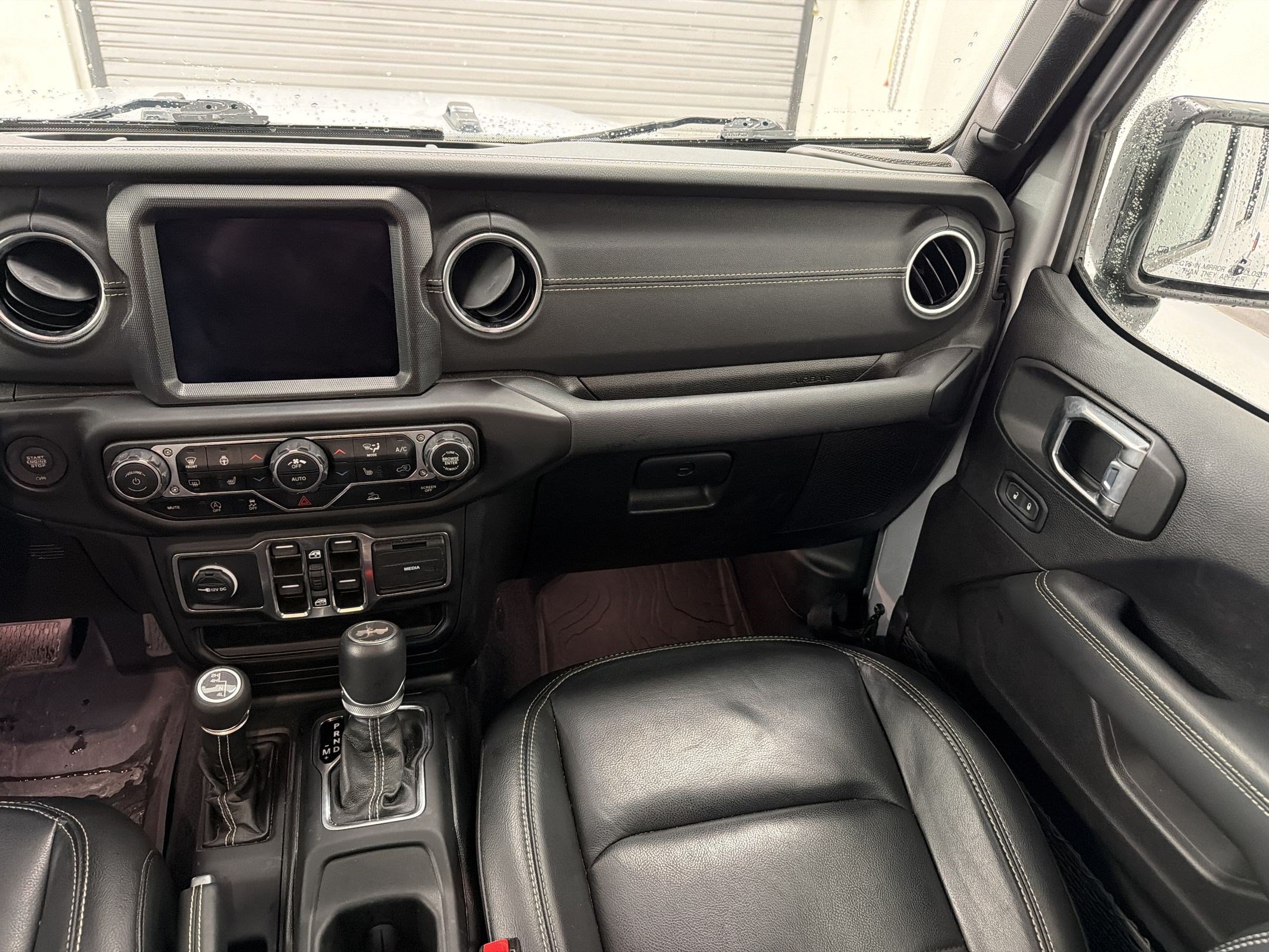 Used 2023 Jeep Wrangler Unlimited Sahara w/ Cold Weather Group AWD/4WD image 28