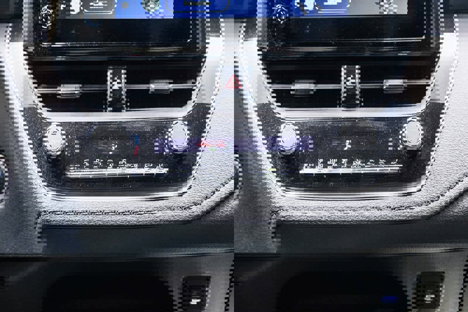 Used 2024 Toyota Corolla SE image 16