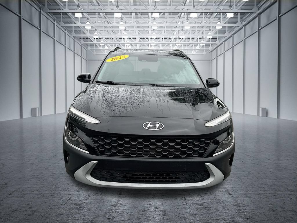 Used 2023 Hyundai Kona SEL FWD image 2