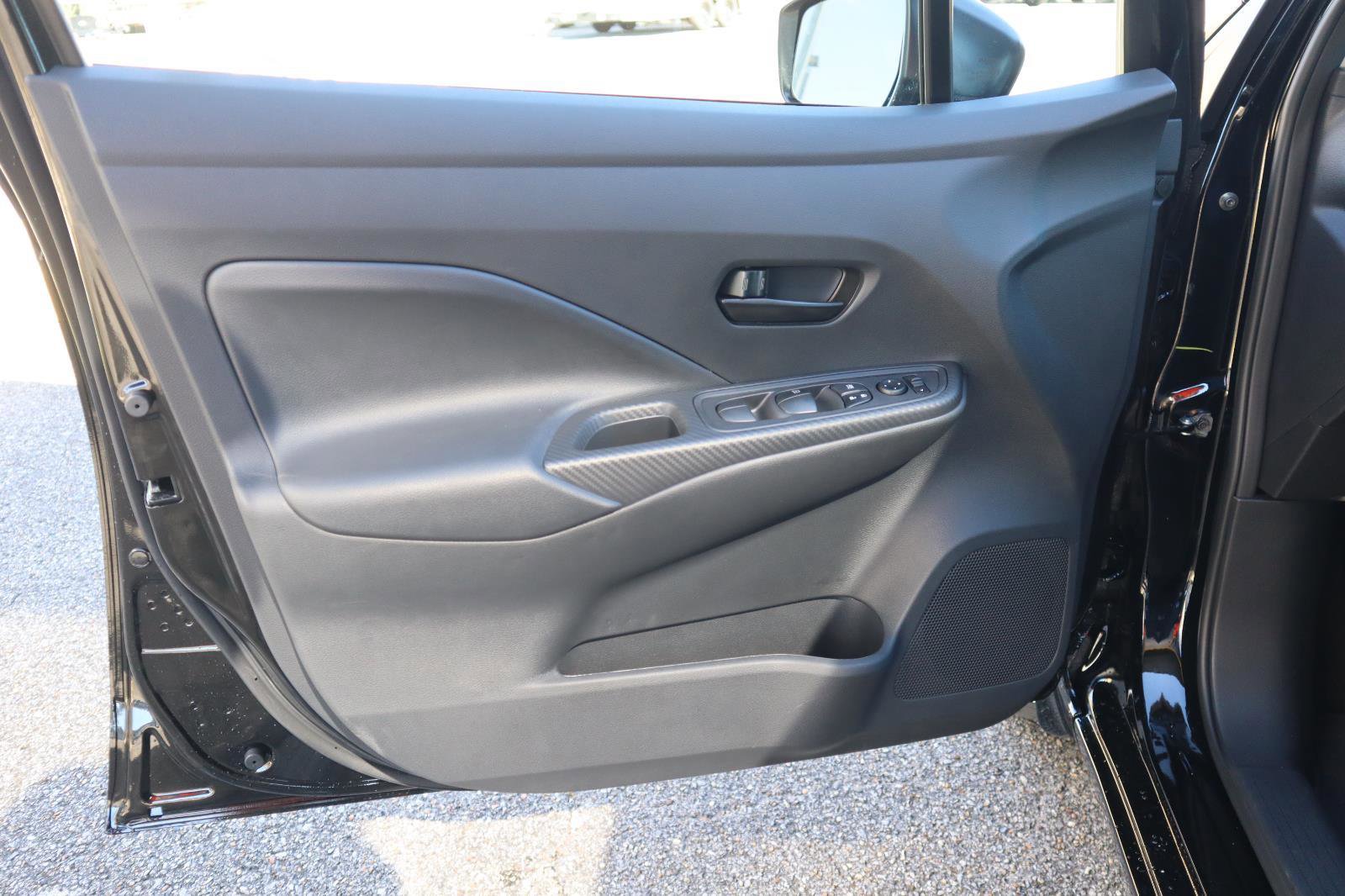 Used 2025 Nissan Versa S w/ Trunk Package image 11