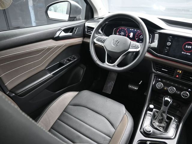 Used 2024 Volkswagen Taos SEL image 10