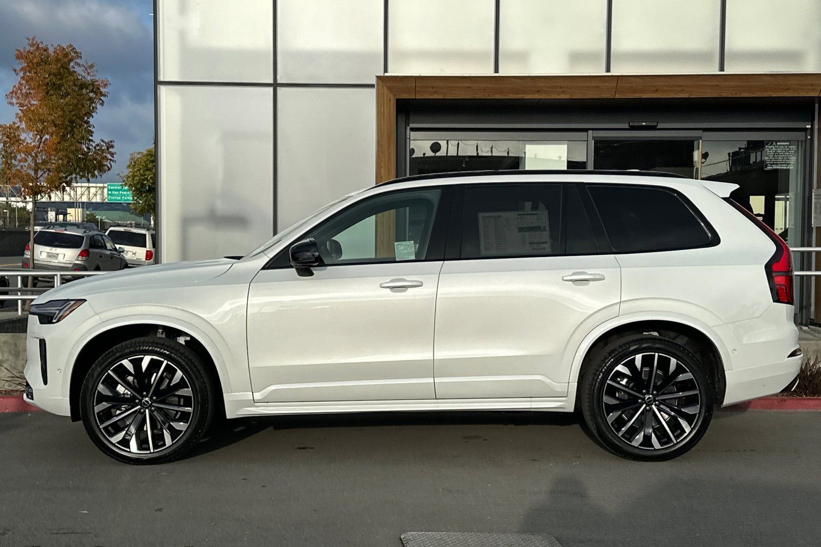 New 2026 Volvo XC90 B6 Ultra w/ Protection Package image 5