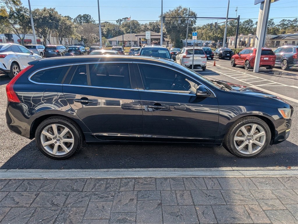 Used 2016 Volvo V60 T5 Premier w/ Convenience Package image 4